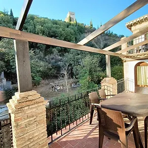 https://increible-terraza-privada-bajo-la-alhambra.es-andalucia.com